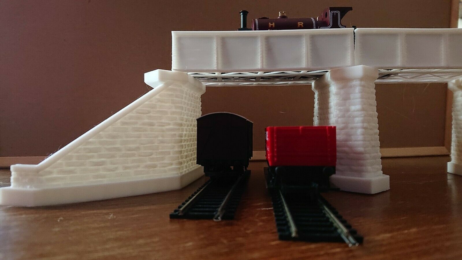 Stonework Effect Model Railway Girder Bridge OO/HO Gauge - Image 7